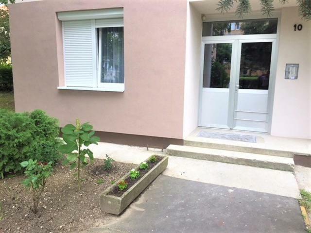Miracle Apartman Sarvar Apartment ภายนอก รูปภาพ